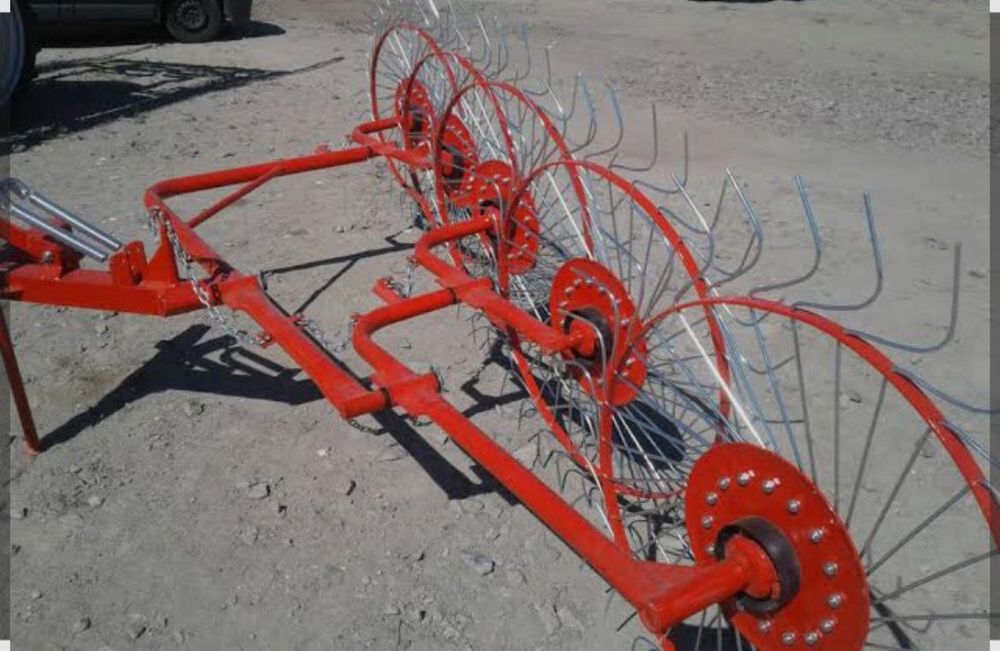 ЮМЗ -6   1980 р.в.  + прицеп, плуг, лущільник, косарка, гребка, борони