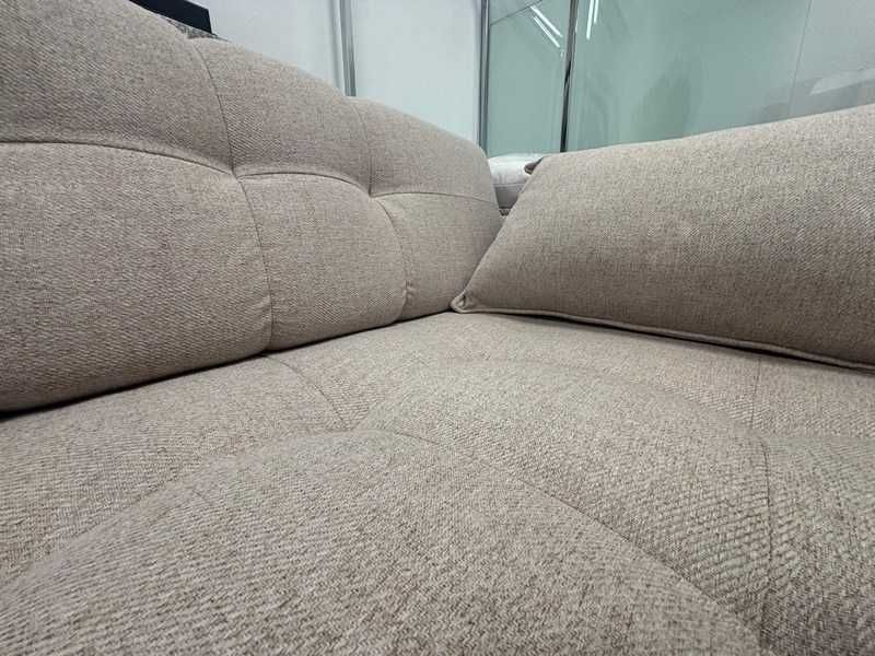 Pikowana elegancja sofa bąbelkowa 4 os Mamaia Micadoni beż 217x96x75cm