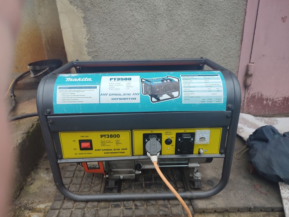 Продам бензиновый генератор Makita 3.5-3.8