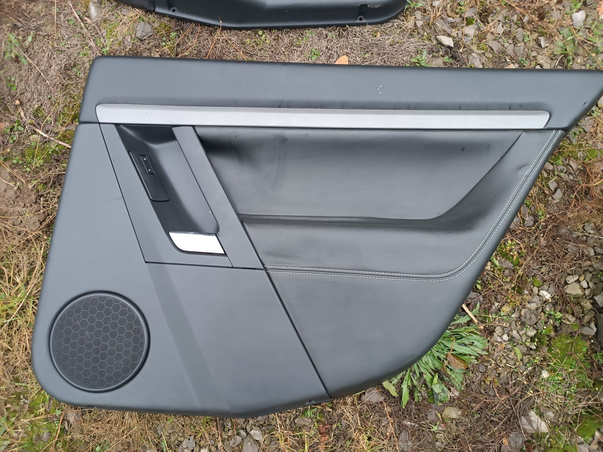 Boczki komplet skóra opel Vectra c lift fl kombi Europa