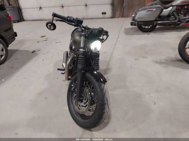 Triumph Motorcycle Bonneville Bobber 2022