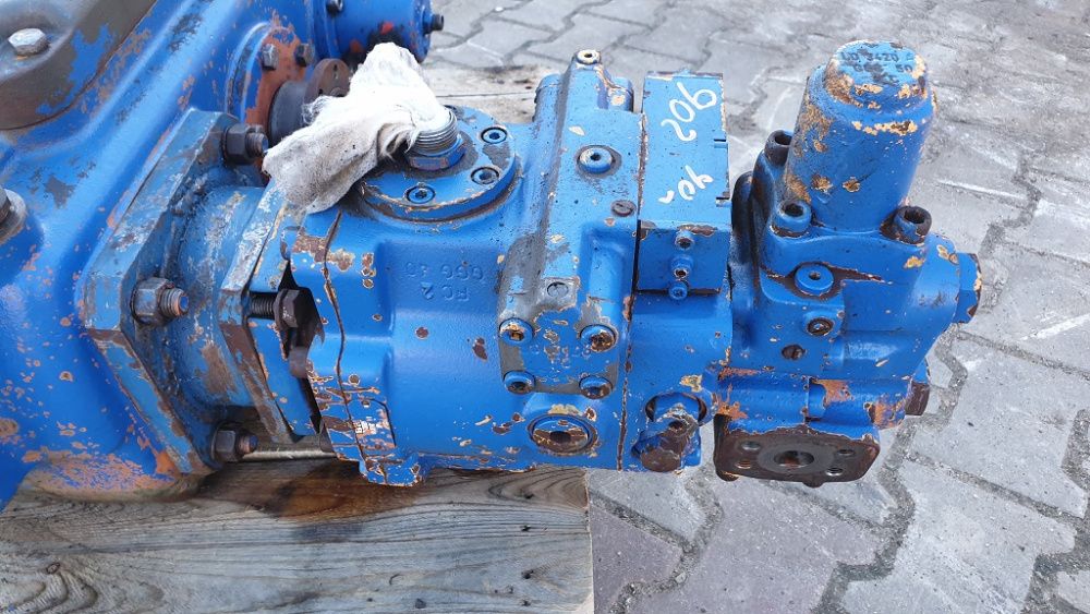 koparka liebherr A 902 A 900 skrzynia rozdzielcza hydromotor 91r