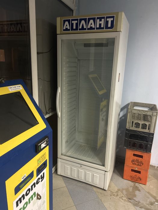 Холодильна вітрина на 4 полички