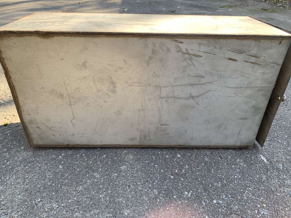 Ящик з нержавіючої сталі