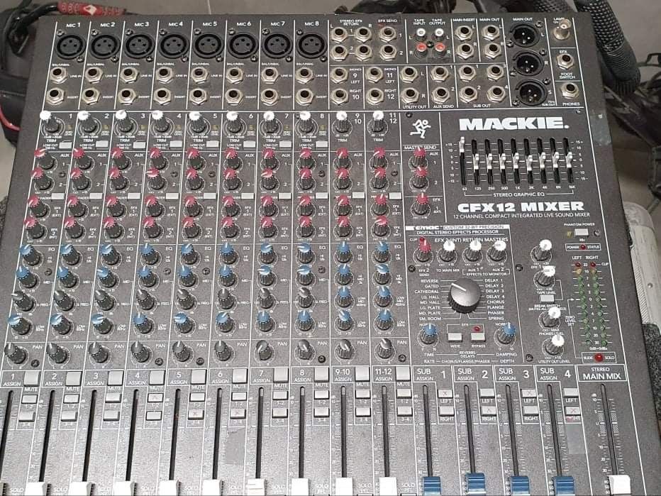Mackie mixer CFX 12 / kamera pogłosowa gratis  plus  rack.