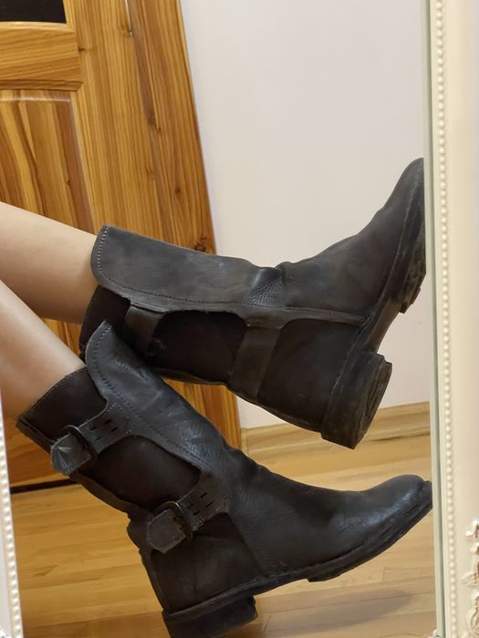 Чоботи шкіряні ,якісної фірми супер стильні