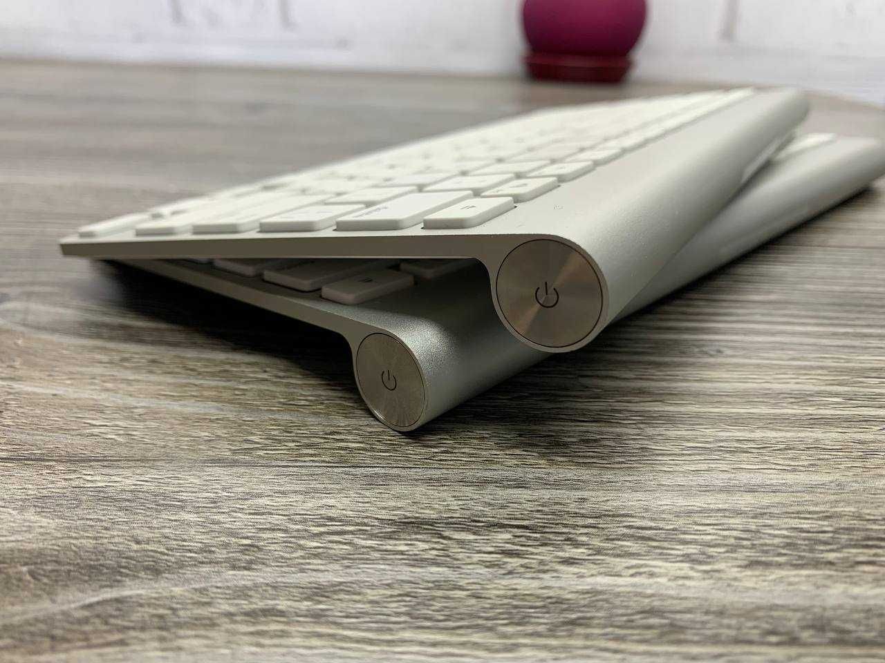 Клавіатура Apple A1314 Wireless Keyboard Кирилиця Apple оригінал