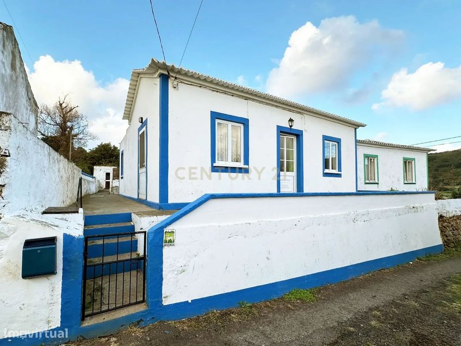 Casa T2 no Juncal, Praia da Vitória- ilha Terceira.