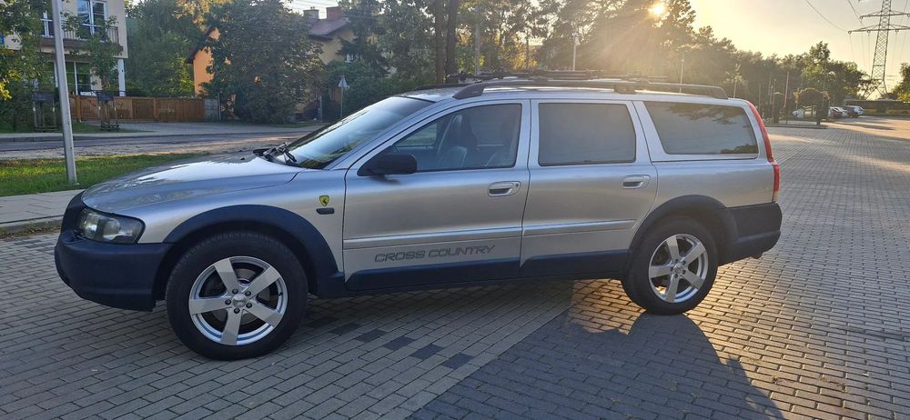 Volvo XC 70 VOVLO XC70 2.5T 210KM MANUAL 2004r + LPG BRC