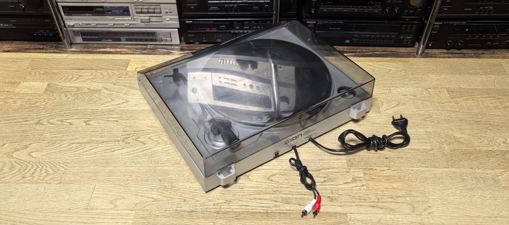 Вініловий програвач ION TTUSB05