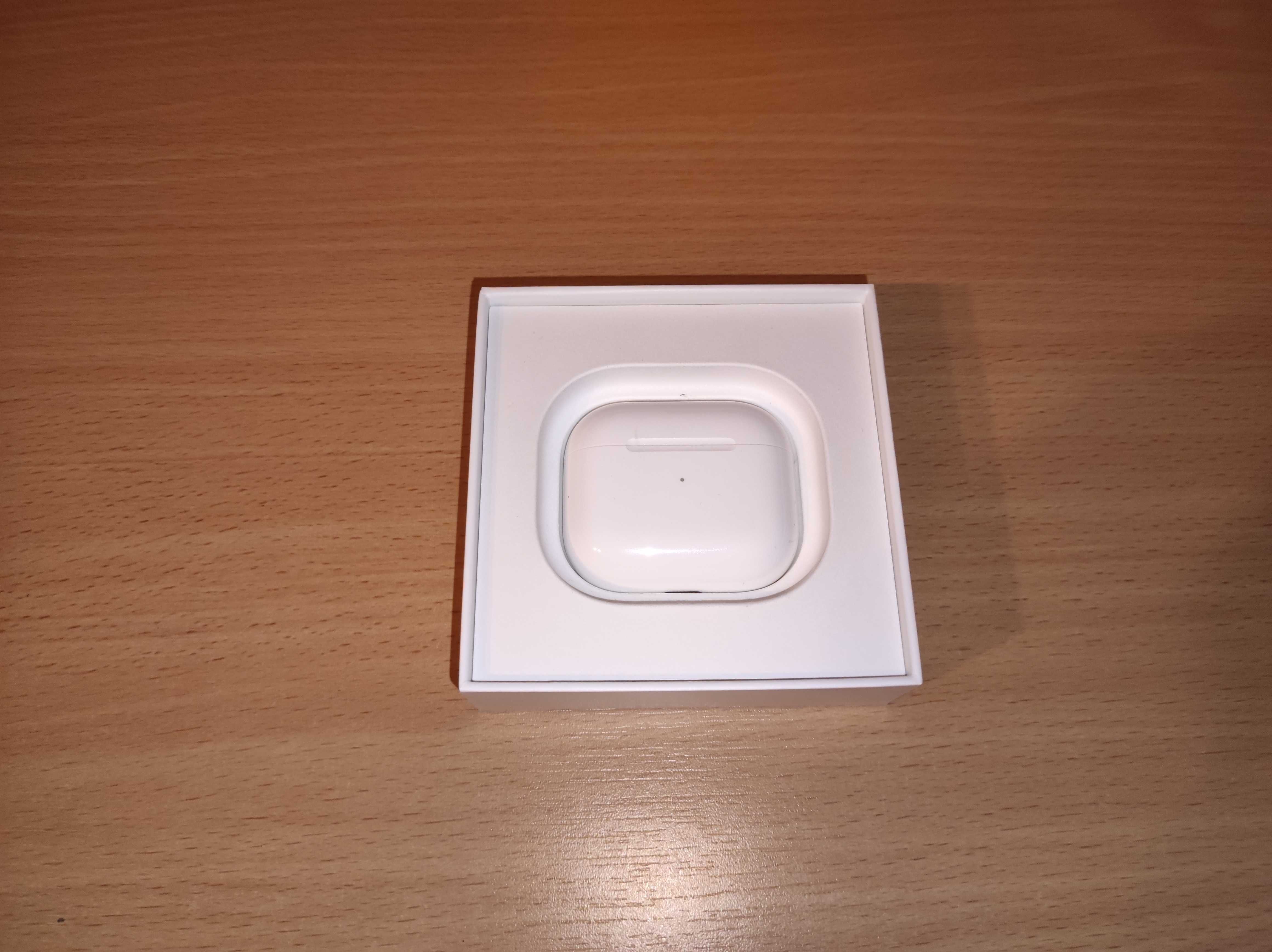 Słuchawki Apple AirPods 3. generacji z etui ładującym MagSafe