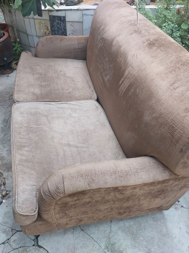 Vende se sofá usado