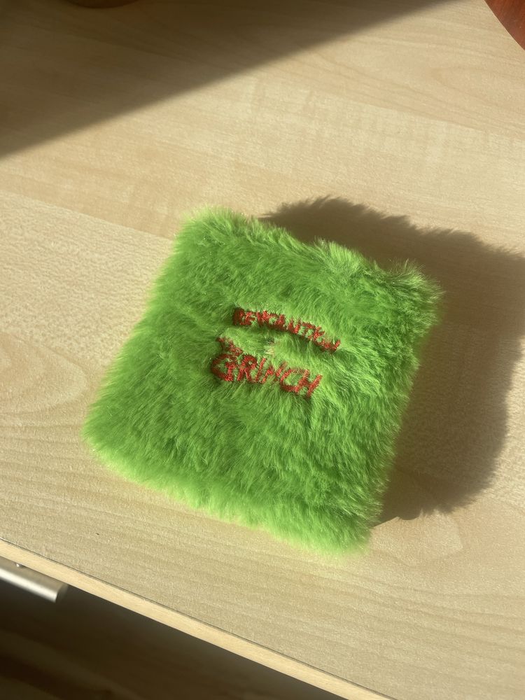 Revolution x grinch paleta cieni