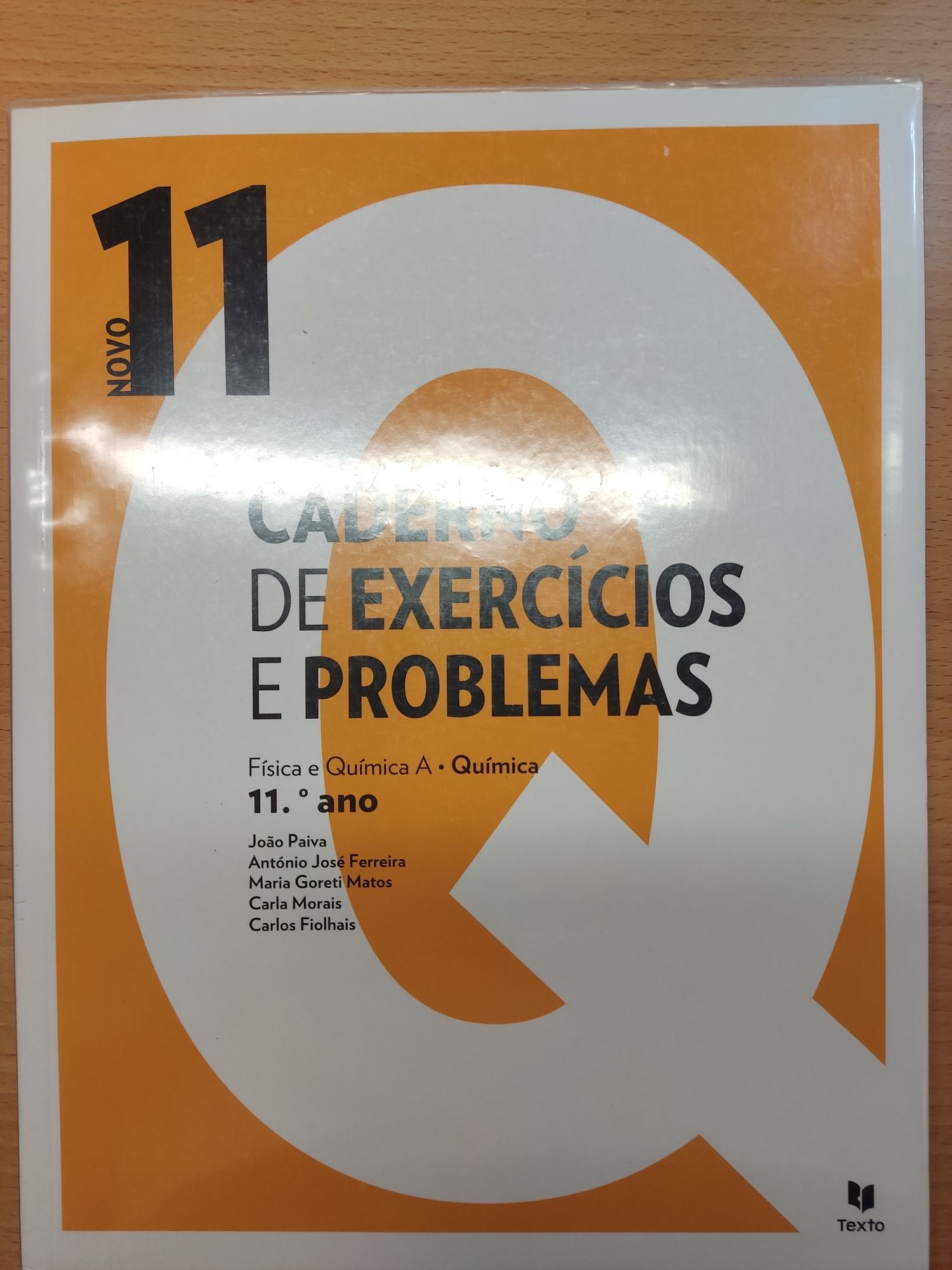 Novo 11 Q - Caderno de Exercícios e Problemas e Provas Modelo
