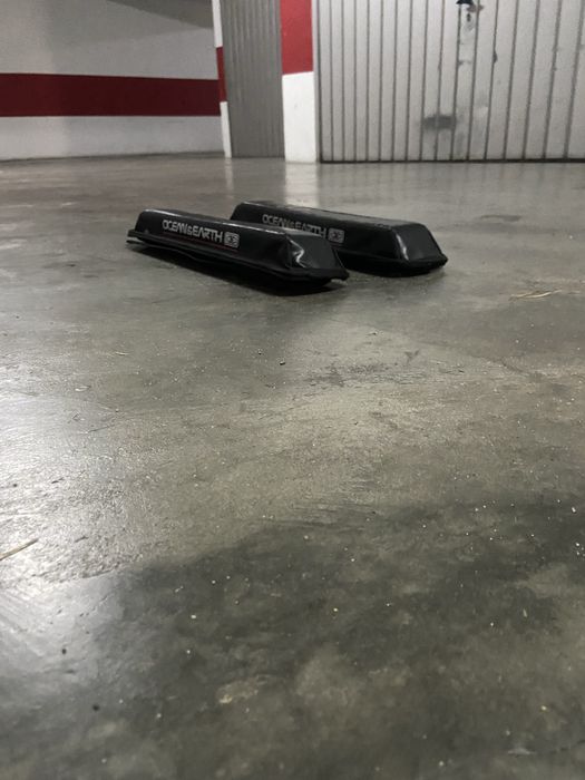 Suporte para pranchas de surf para o tejadilho do carro