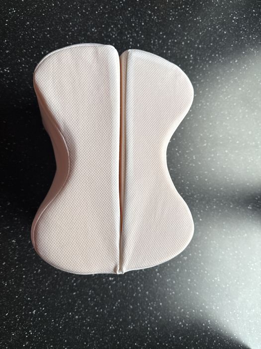 Poduszka między nogi do spania