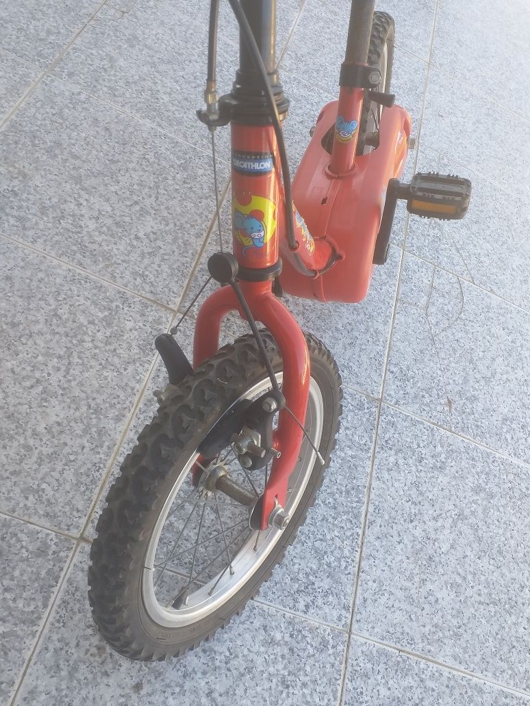 Bicicleta vermelha de criança - decathlon