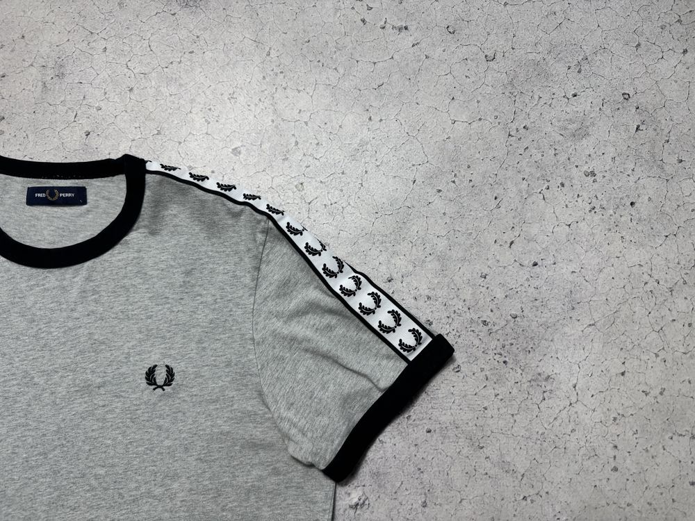 Футболка Fred Perry С Лампасами Оригинал Кэжуал Идеал Размер M-L