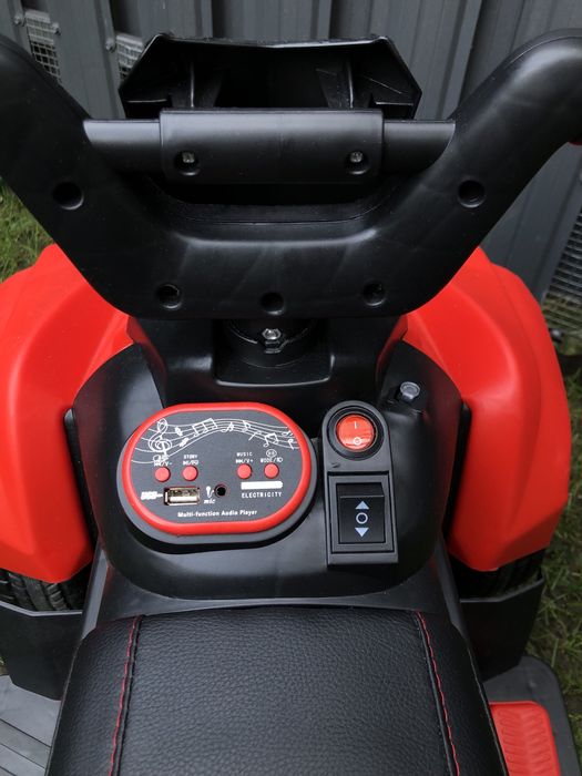 Дитячий квадроцикл на акумуляторі 3-6 років