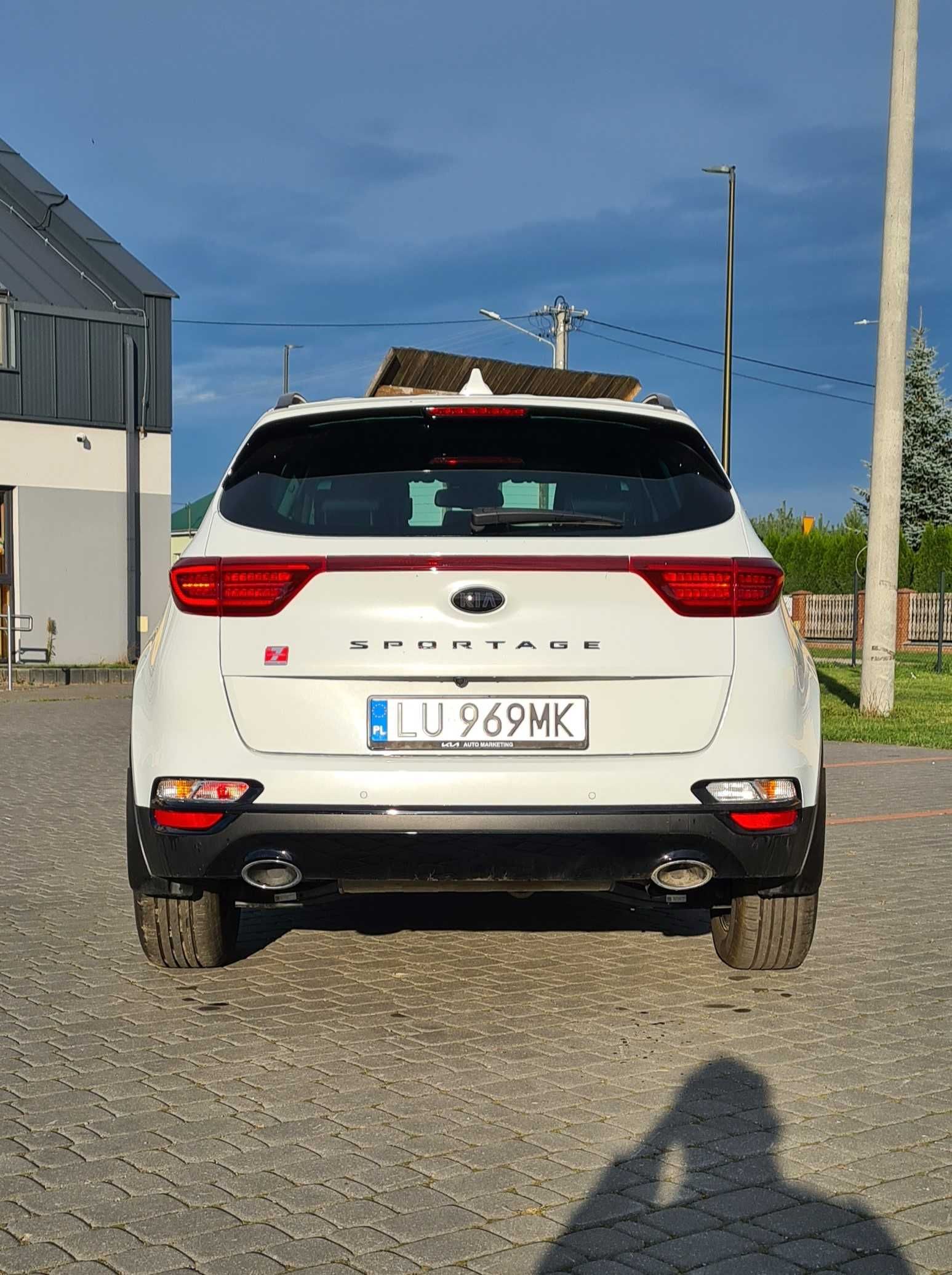 Kia Sportage 1.6 GDI  | Black Edition | Deluxe White | 2WD