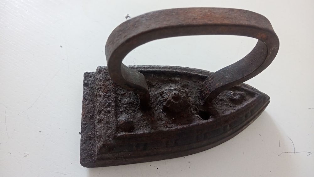 Stare żeliwne żelazko antyk