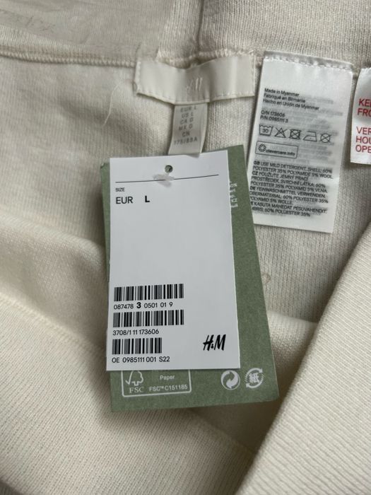 Бренд H&M жіночі тоненькі, тепленькі трикотажні шортики. Розміри 50-52