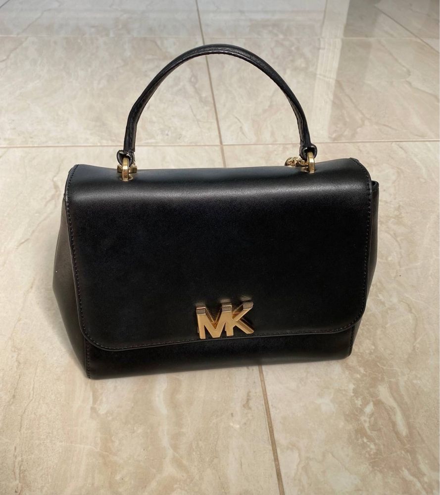 Michael kors leather mott handle bag