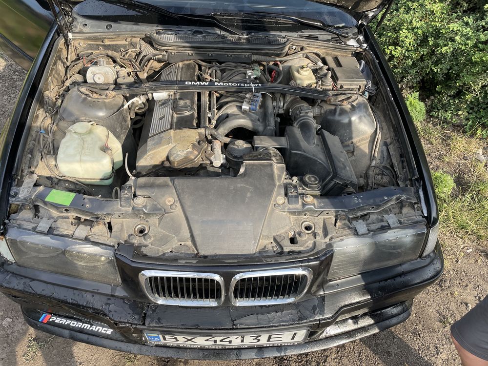 Продам BMW 2.0 320i