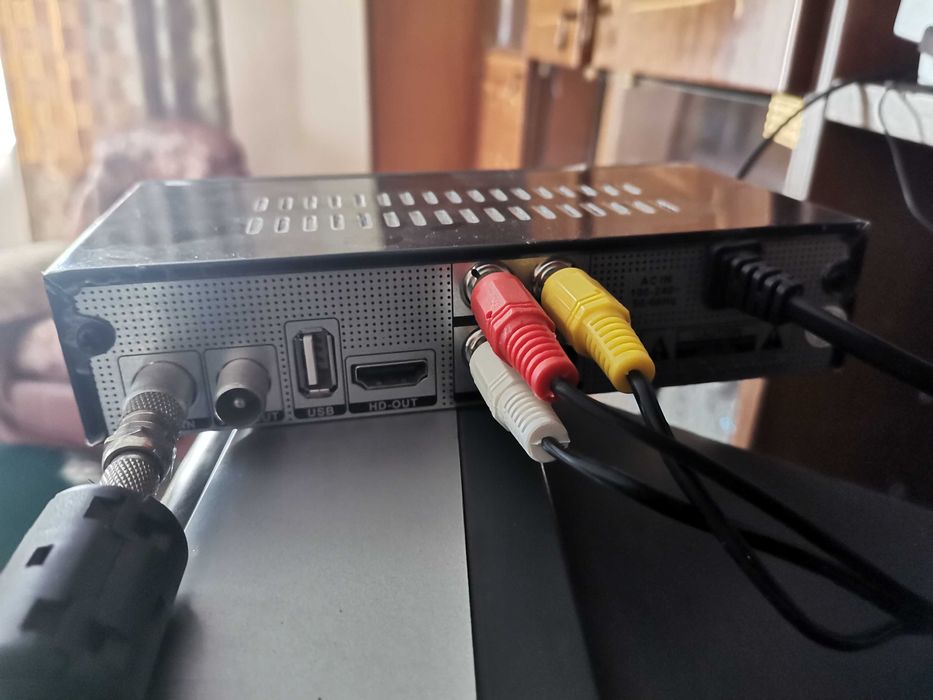 Цифровий ТВ тюнер T2BOX 334iD — Т2 Тюнер DVB-T2 IPTV