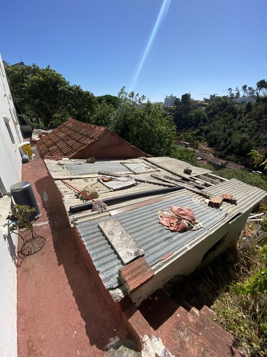 Vivenda T2 + T2 sem licença