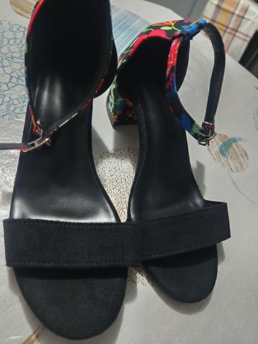 Босоніжки стильні жіночі