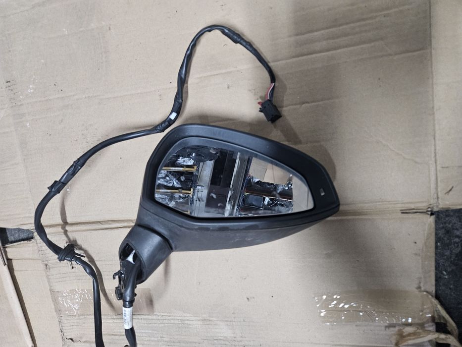 Lusterko prawe Audi A4 B9 15Pin kolor Z7S