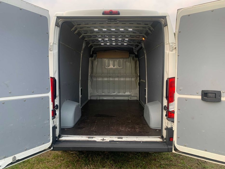 Wynajem BUS samochód dostawczy wypożyczalnia Busów dostawczych Grójec