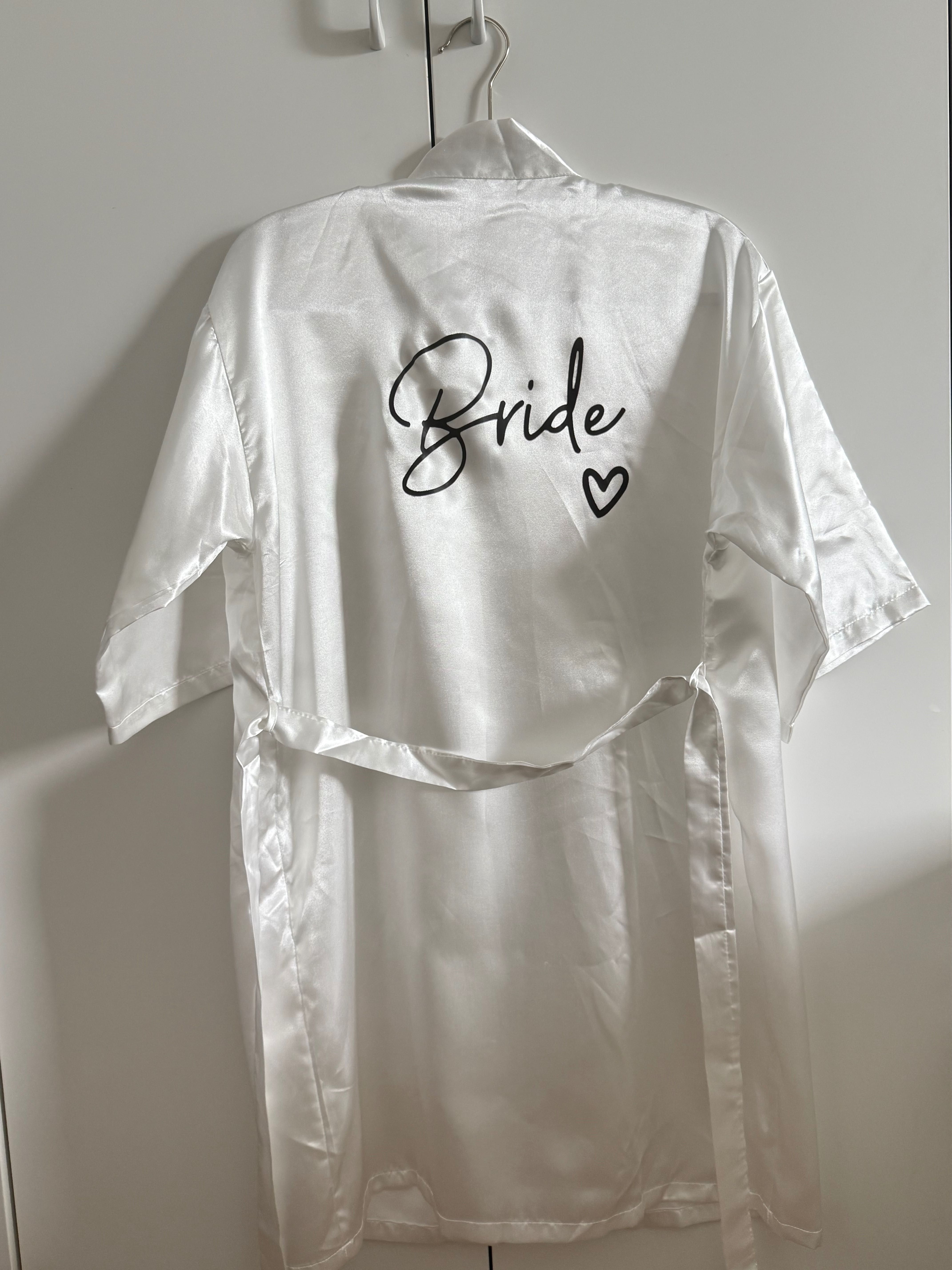 Szlafrok z napisem Bride