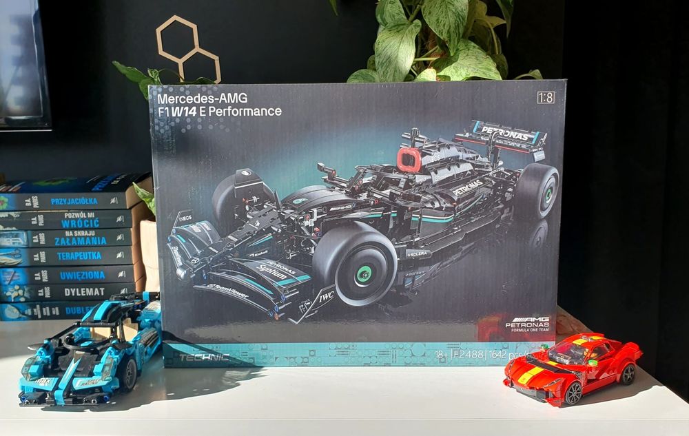 Nowy zestaw klocki formuła F1 Mercedes Performance 1642 elementy model