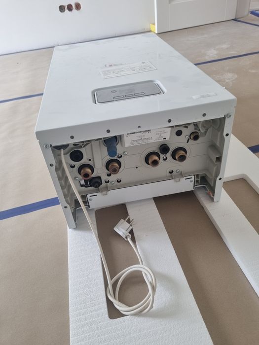 Kocioł piec gazowy dwufunkcyjny Saunier Duval Thelia Condens 25-A