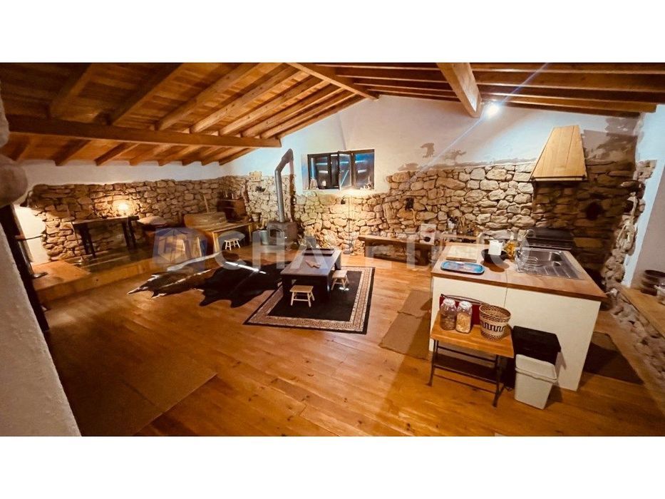 Casa de moinho de água T2 restaurada com 3.6 ha de terreno com Ribe...