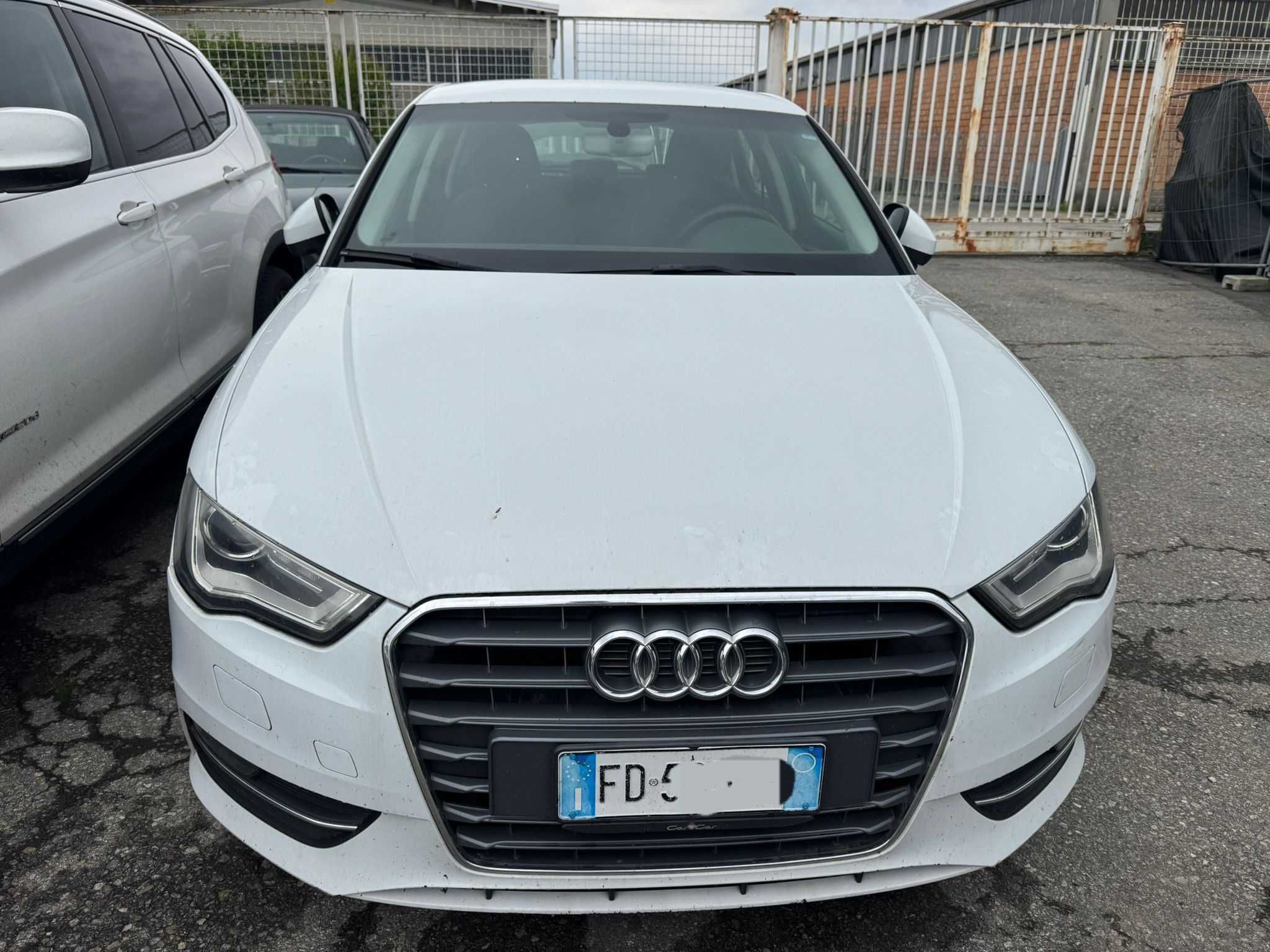 Audi A3 1.6tdi  Posiadam  inne  auta  z  włoch  całe i uszkodzone