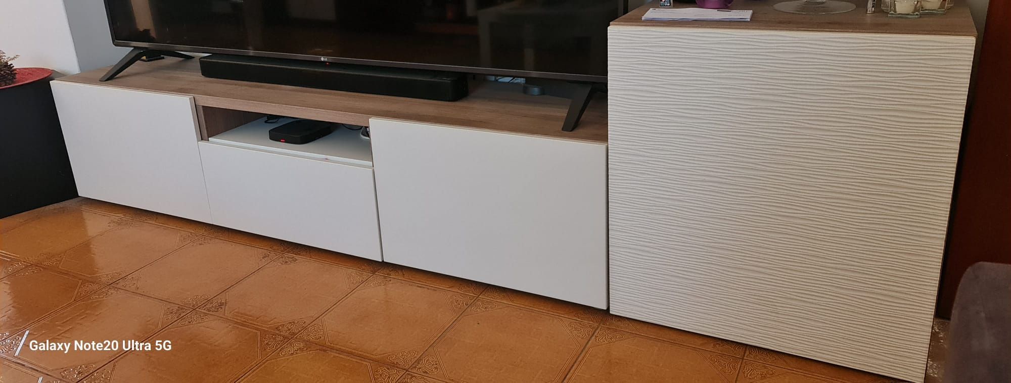 Móvel de sala e estantes