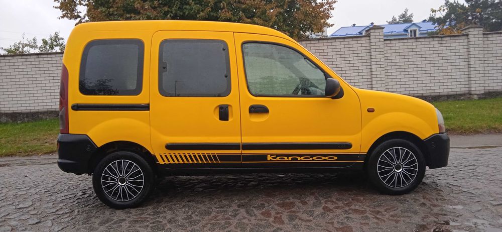 Мінівен Renault Kangoo Пасажир 2000 року. 1,9D Простий дизель