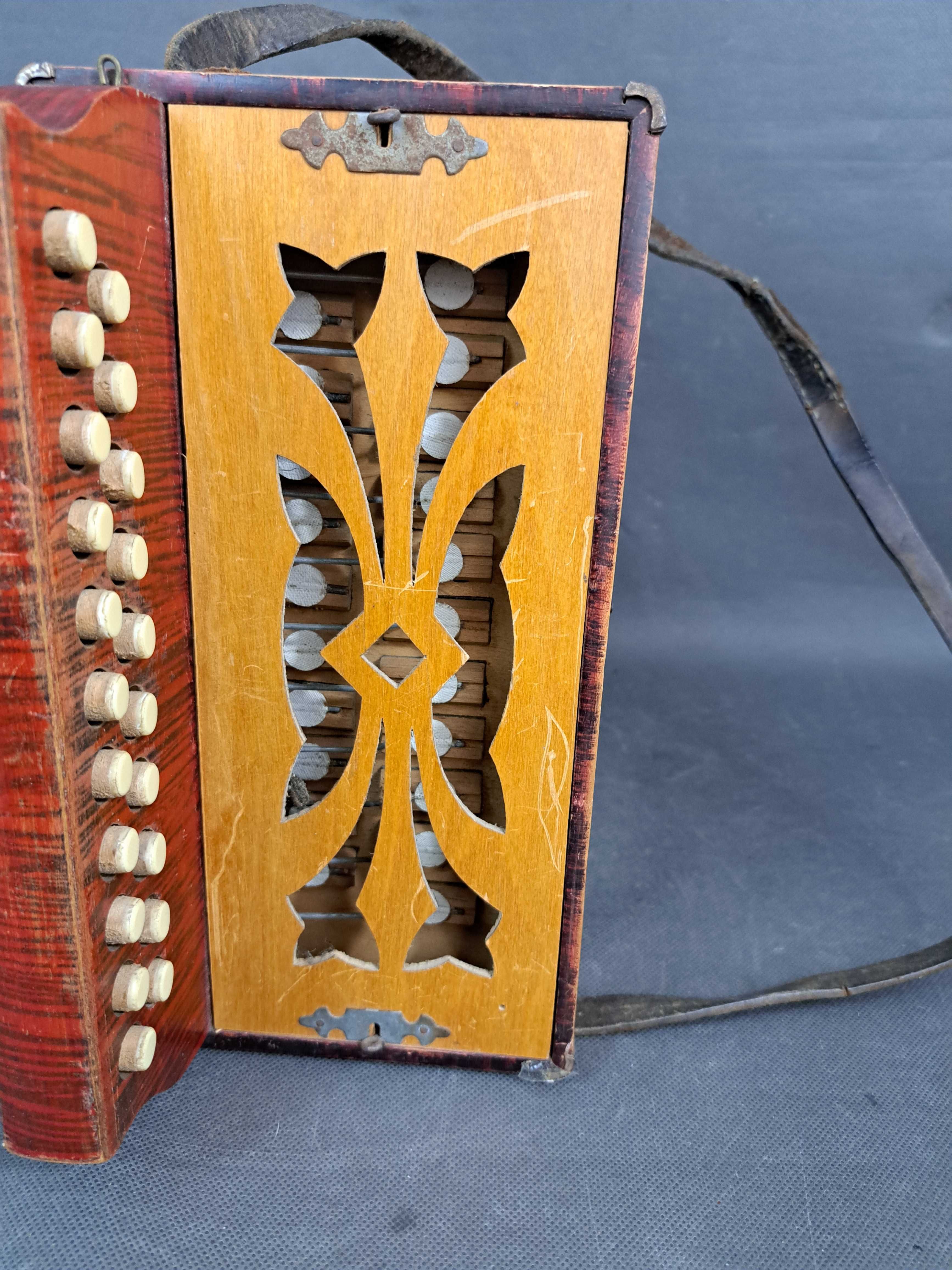 Stary akordeon guzikowy, harmonia, harmoszka Metropol Accordeon