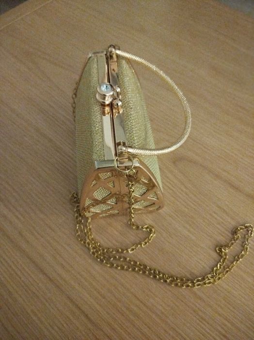 Torebka wizytowa,w kolorze złota