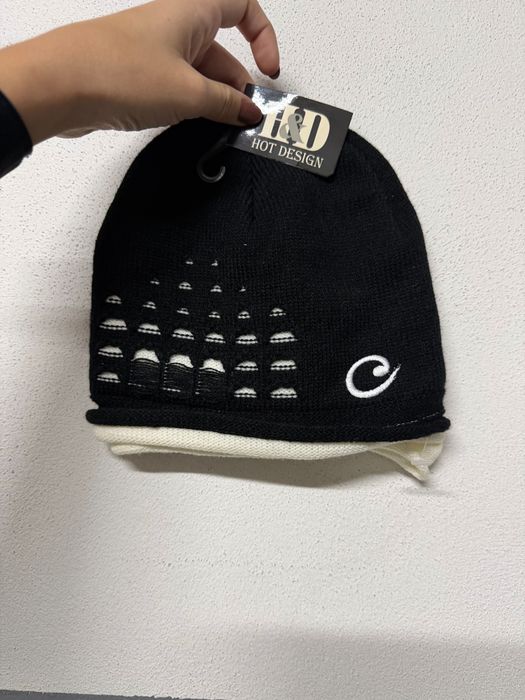 Gorro com etiqueta