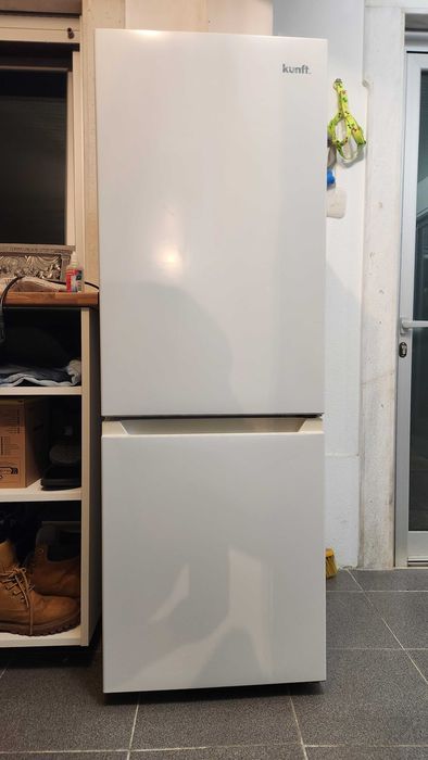 Frigorífico Combinado KUNFT 143 cm - 175 L - Branco