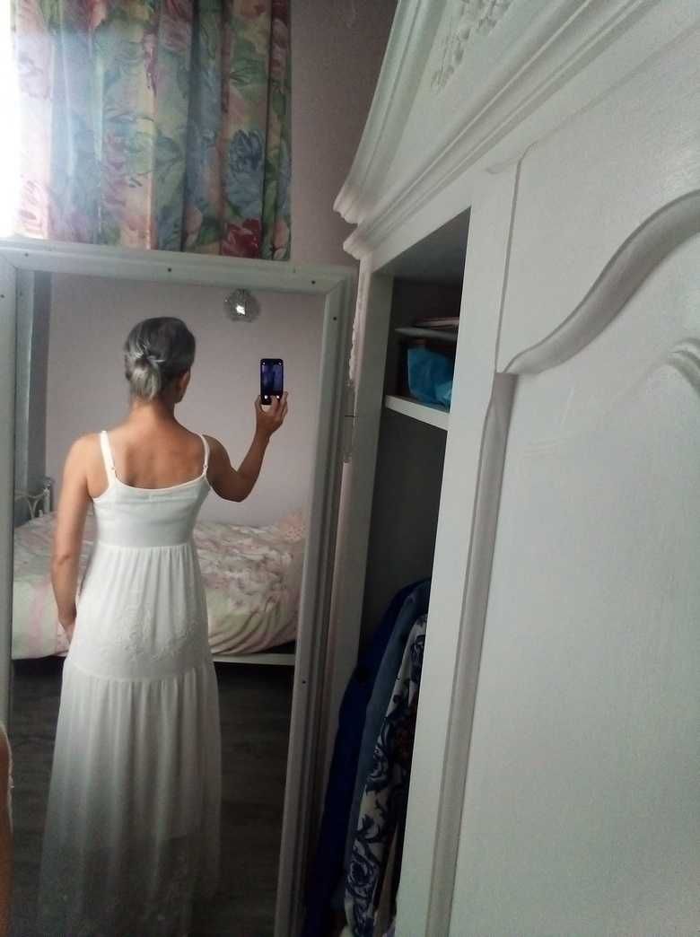 Sukienka maxi,biała haftowana Bershka XS