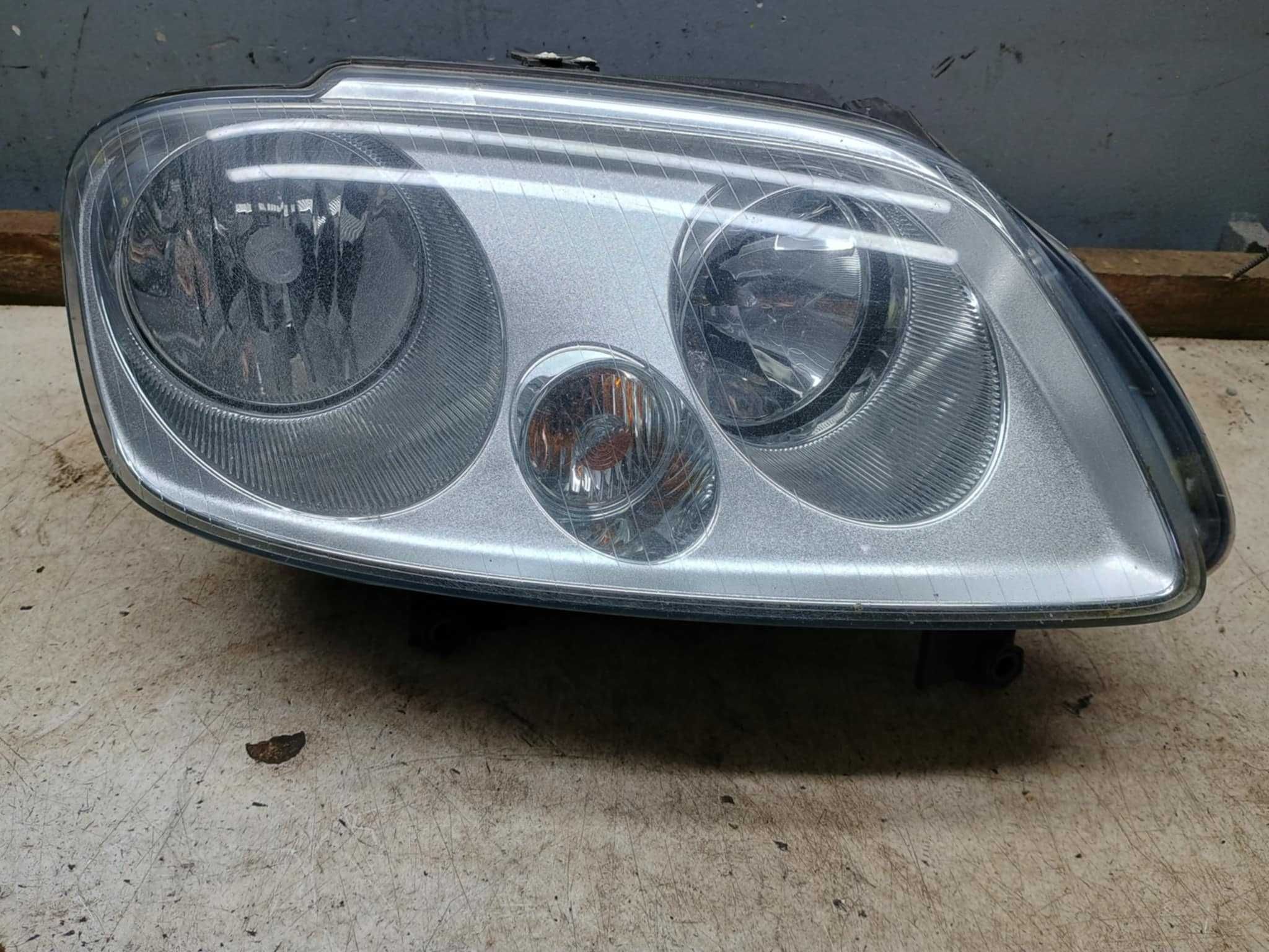 Lampa Prawy Przód Prawa Przednia VW Caddy III 3