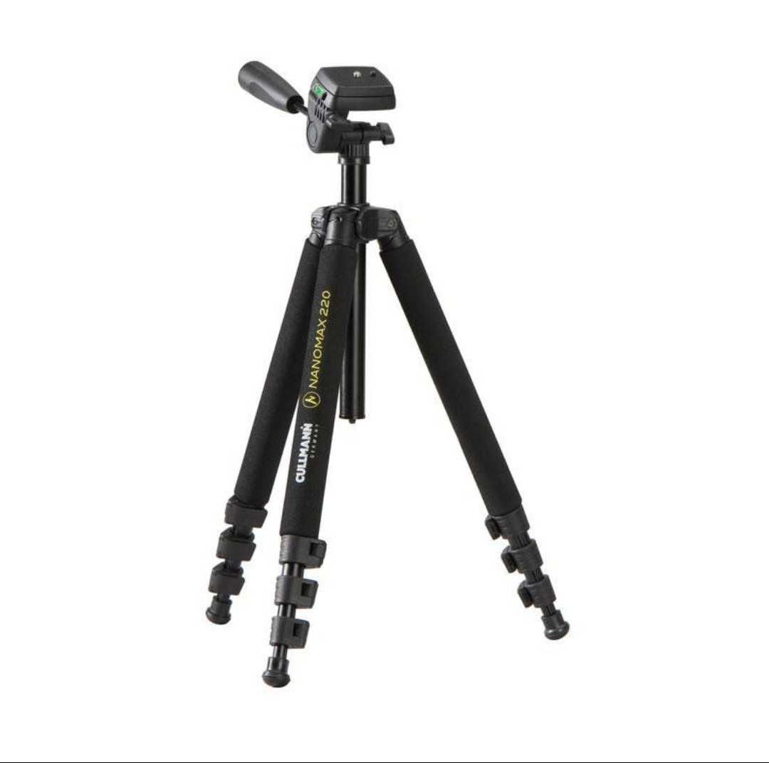 Maquina fotográfica Panasonic com tripé