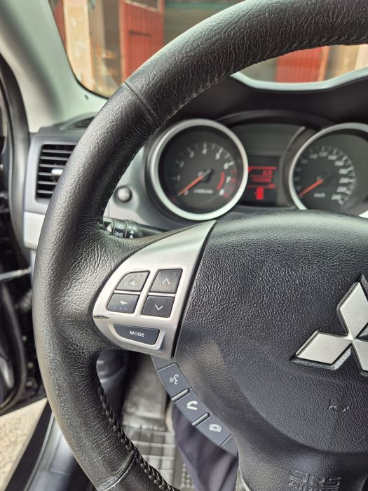 Продам Mitsubishi Lancer