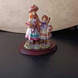 Bonecas em marfinite genuino 
.