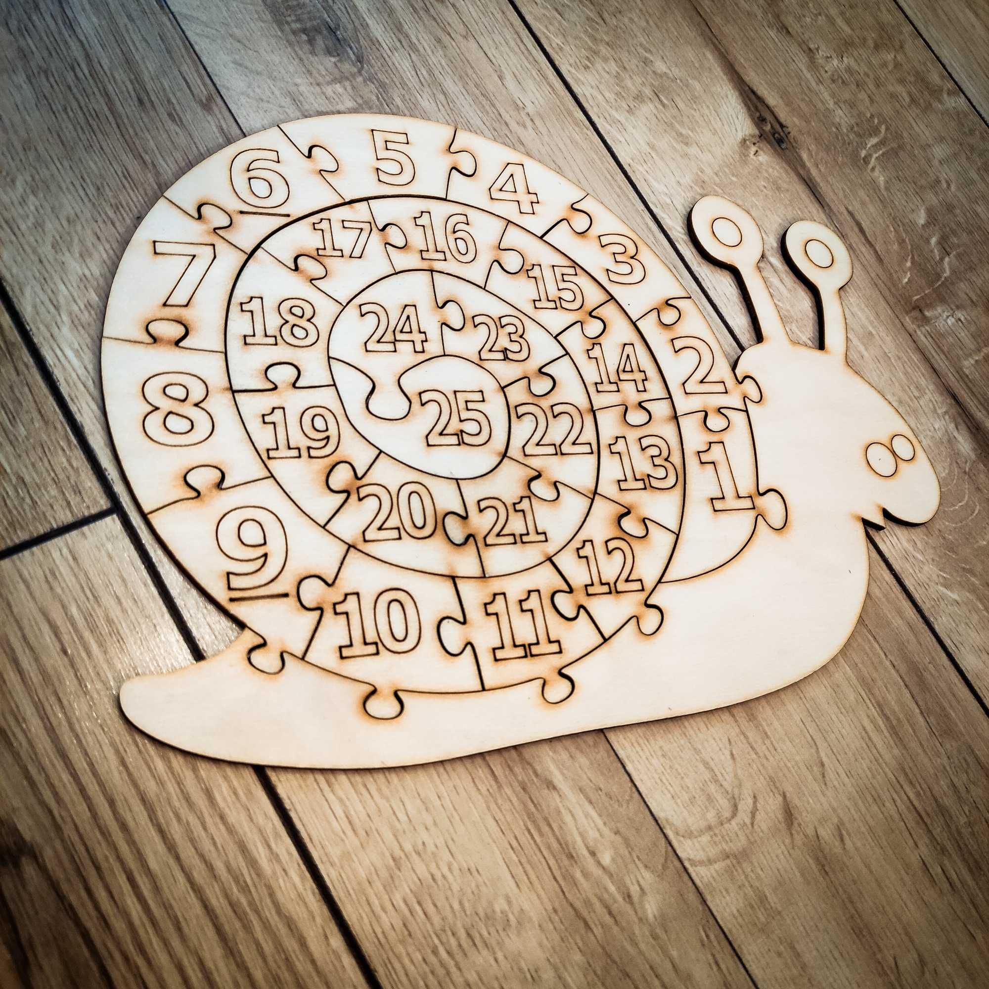 Układanka drewniana puzzle edukacyjne ślimak liczby montessori